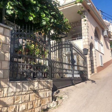 סוטומורה Apartments Moracanin מראה חיצוני תמונה