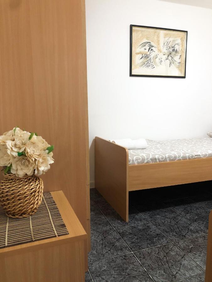 סוטומורה Apartments Moracanin מראה חיצוני תמונה