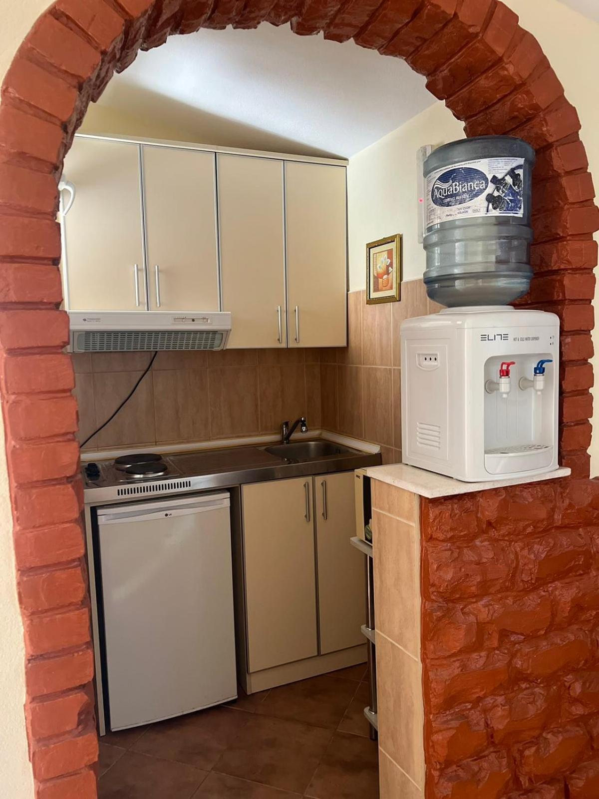 סוטומורה Apartments Moracanin מראה חיצוני תמונה
