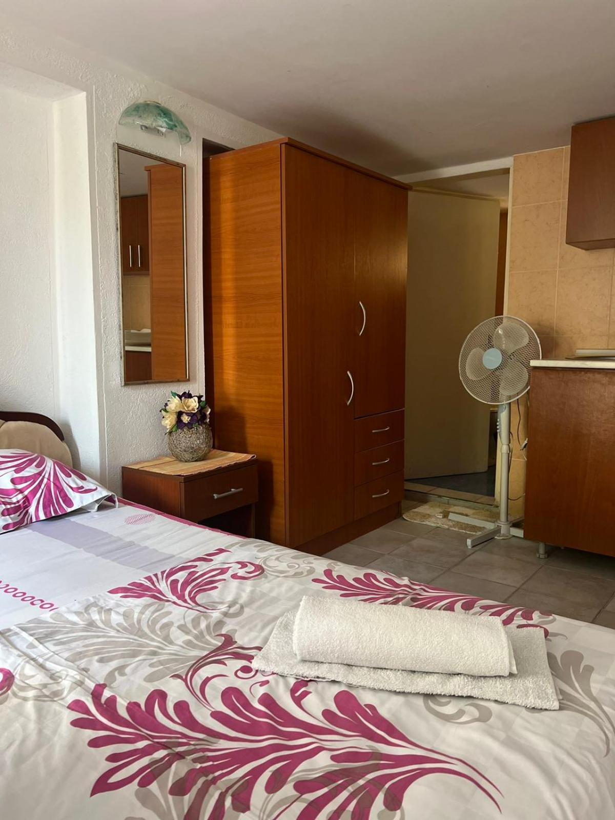 סוטומורה Apartments Moracanin מראה חיצוני תמונה