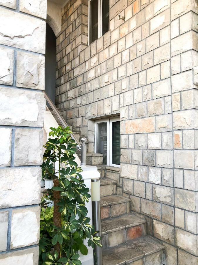 סוטומורה Apartments Moracanin מראה חיצוני תמונה