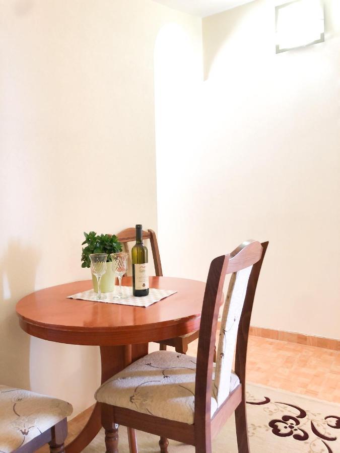 סוטומורה Apartments Moracanin מראה חיצוני תמונה
